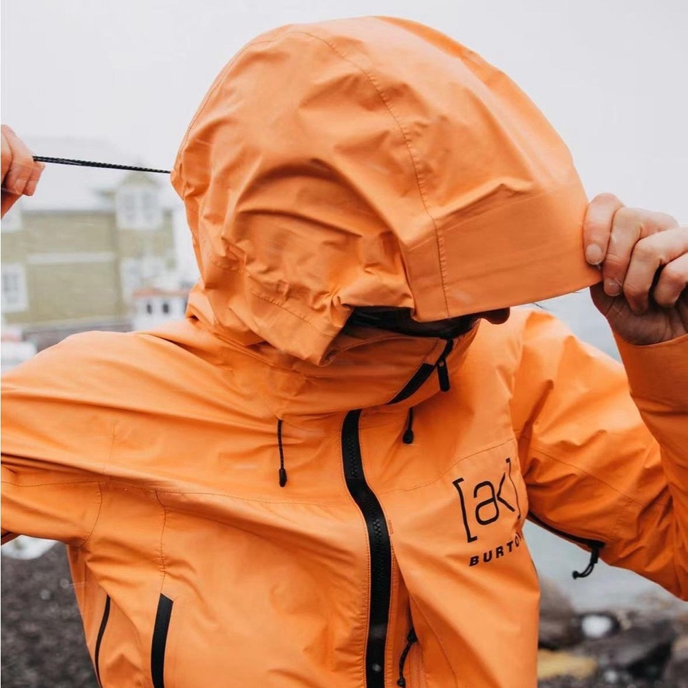 Burton Women's Burton [ak] Surgence GORE- TEX 2L Jacket